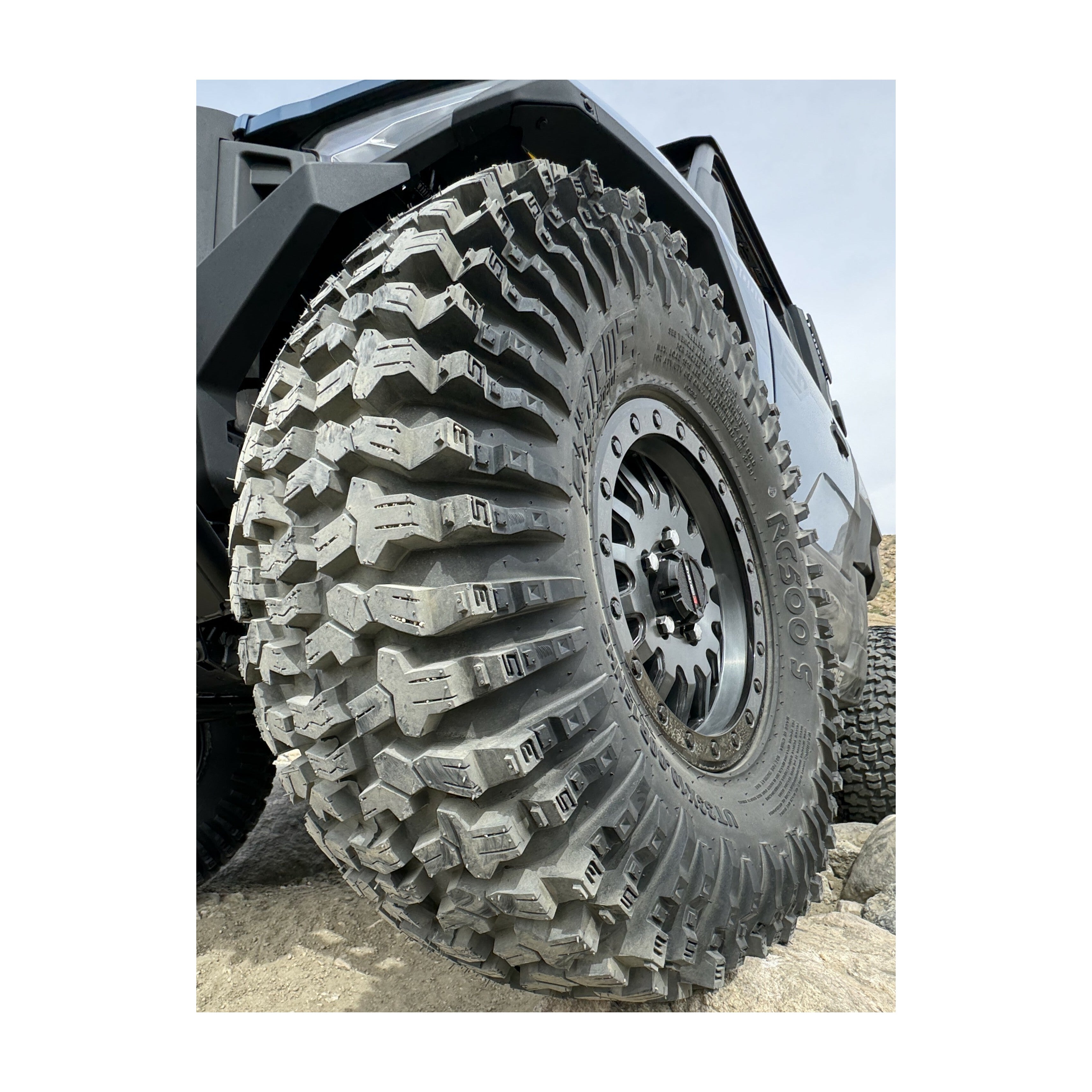 TIRE RC500 37X10R15 - 3-1375-7