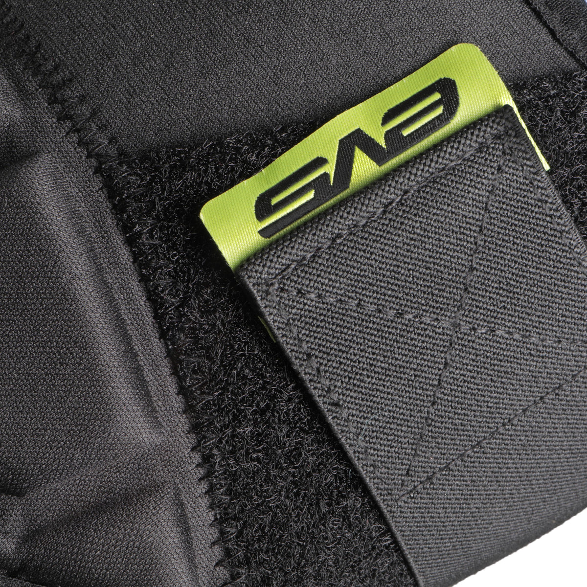 TP199 KNEE/SHIN GUARD BLACK/HI-VIS 2X - 663-14382X-6