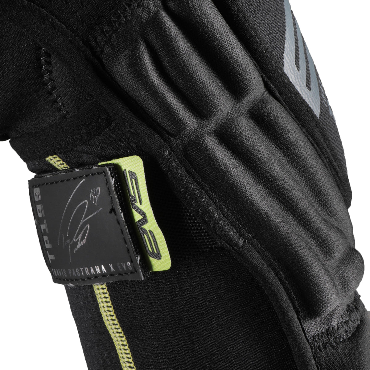 TP199 KNEE/SHIN GUARD BLACK/HI-VIS YTH - 663-1438Y-6