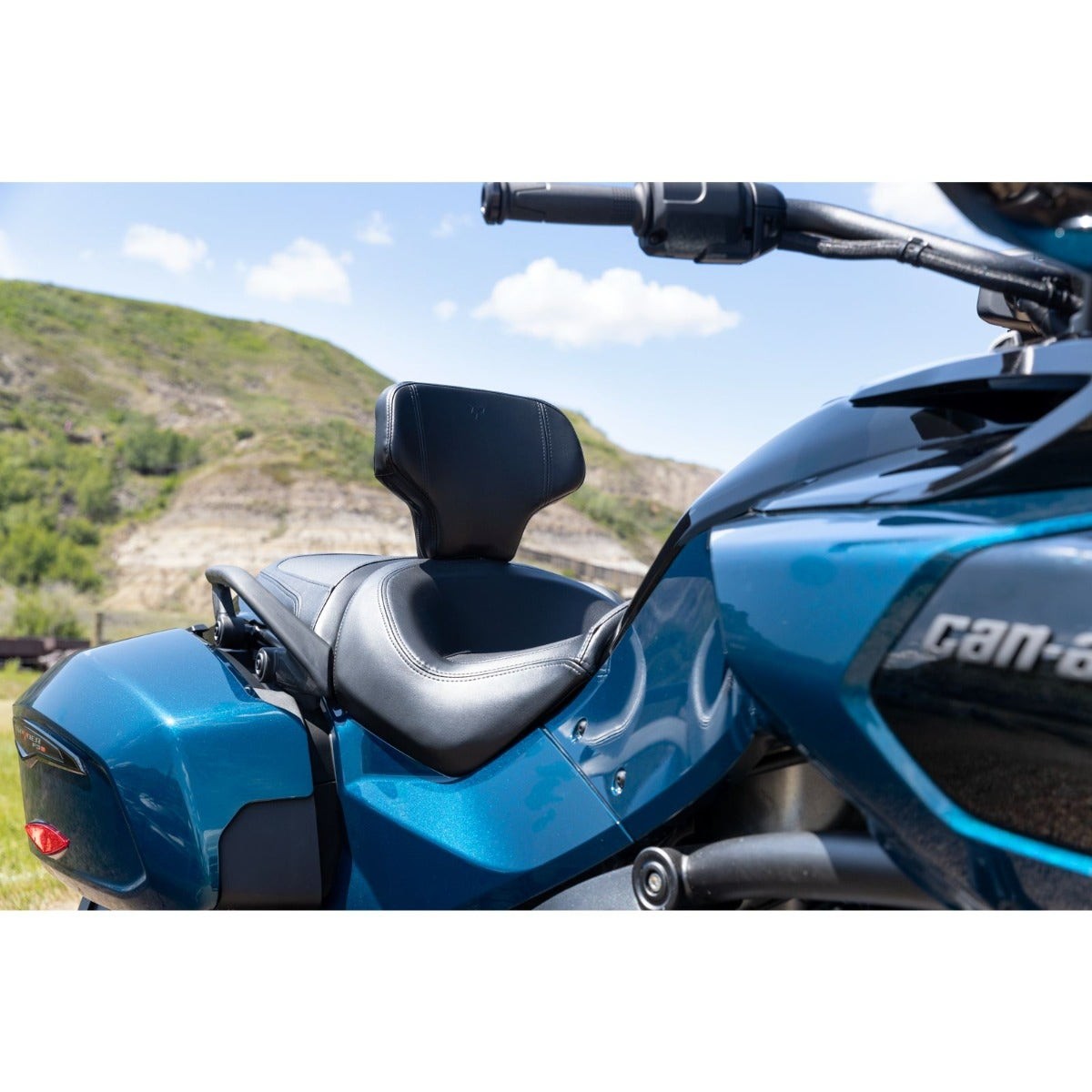 can-am-detachable-driver-backrest-can-am-spyder-black-d641eb7489-3