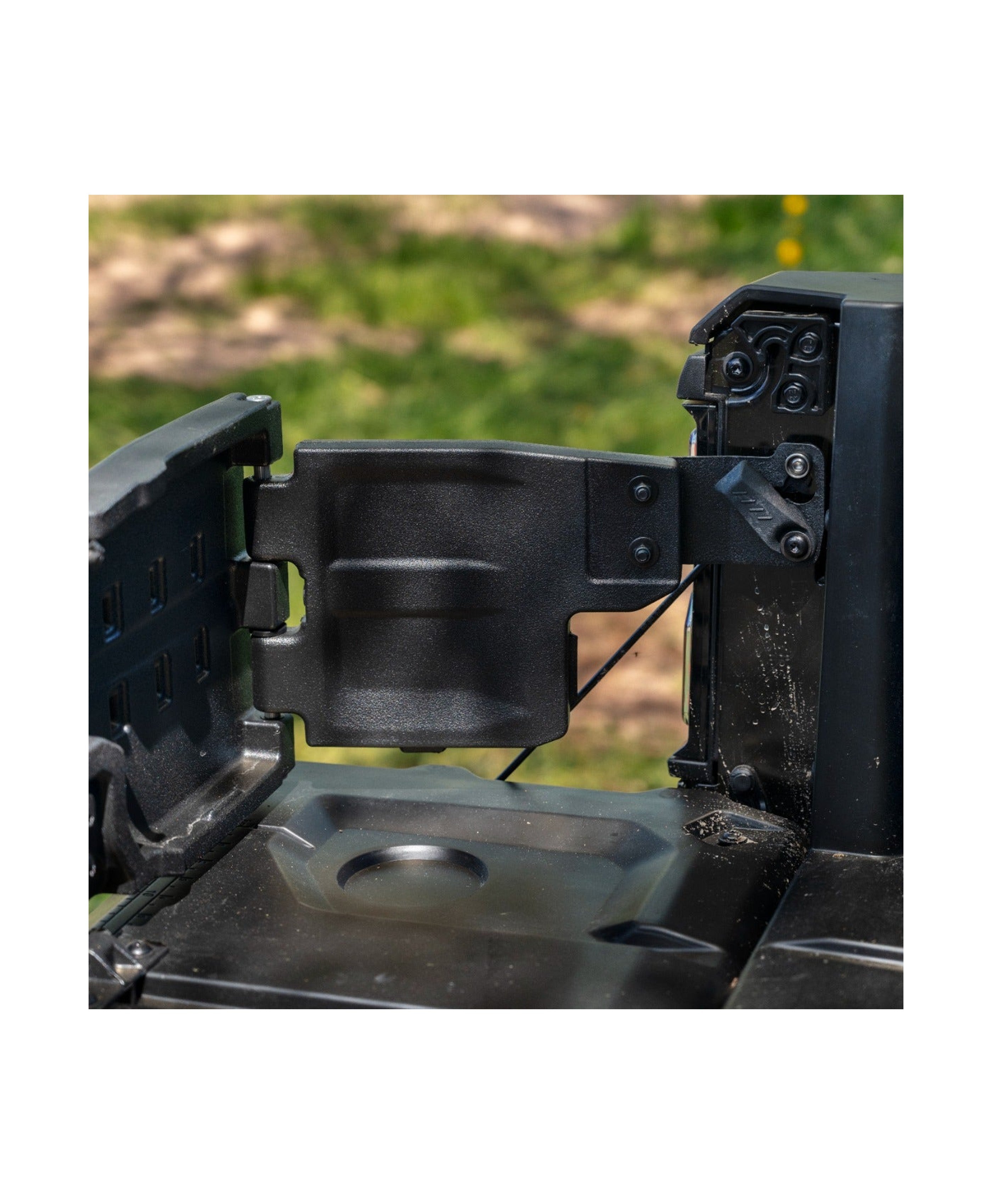 can-am-foldable-tailgate-extension-35deefaa5c-2