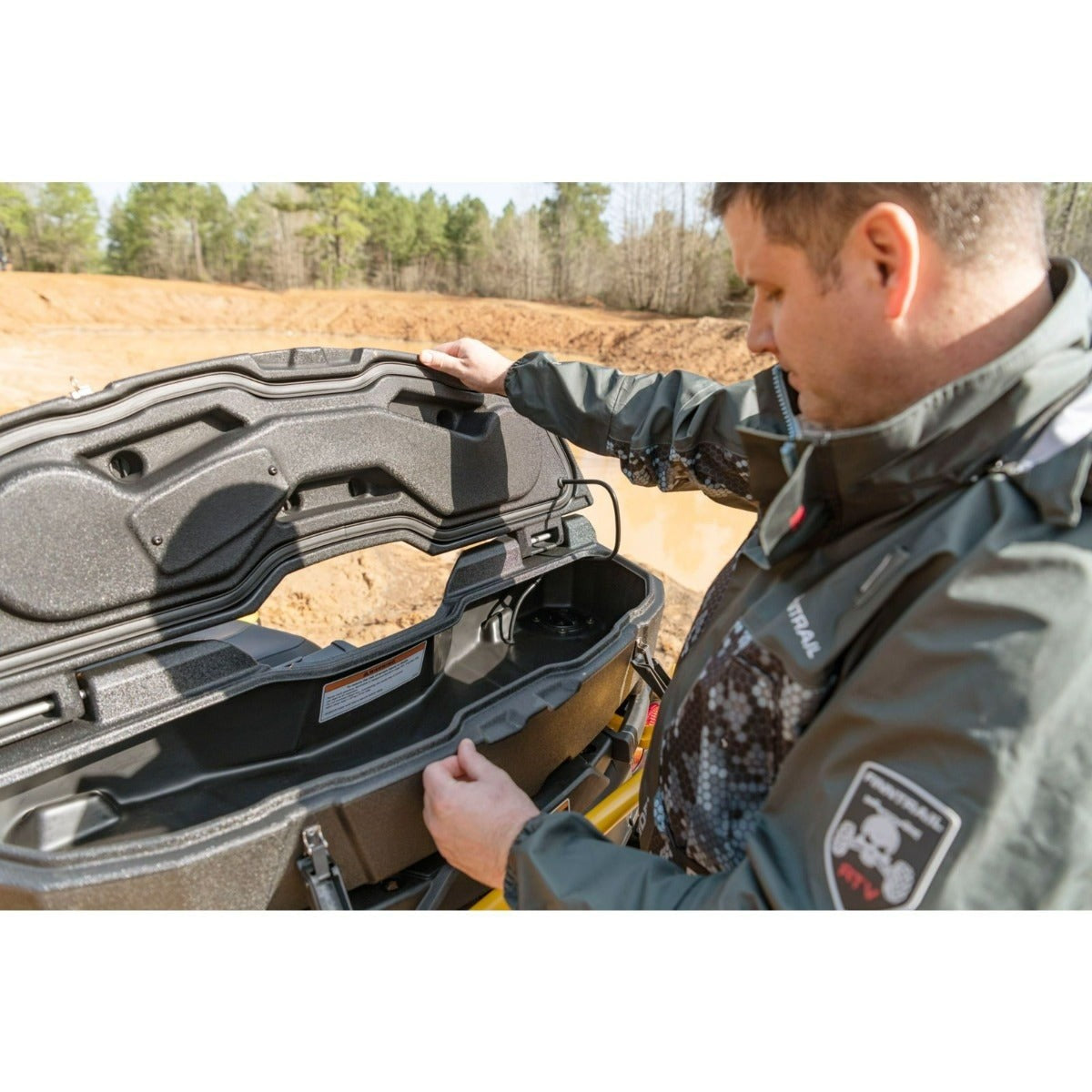 can-am-linq-11-5-gal-43l-audio-cargo-box-can-am-23efd41e12-5