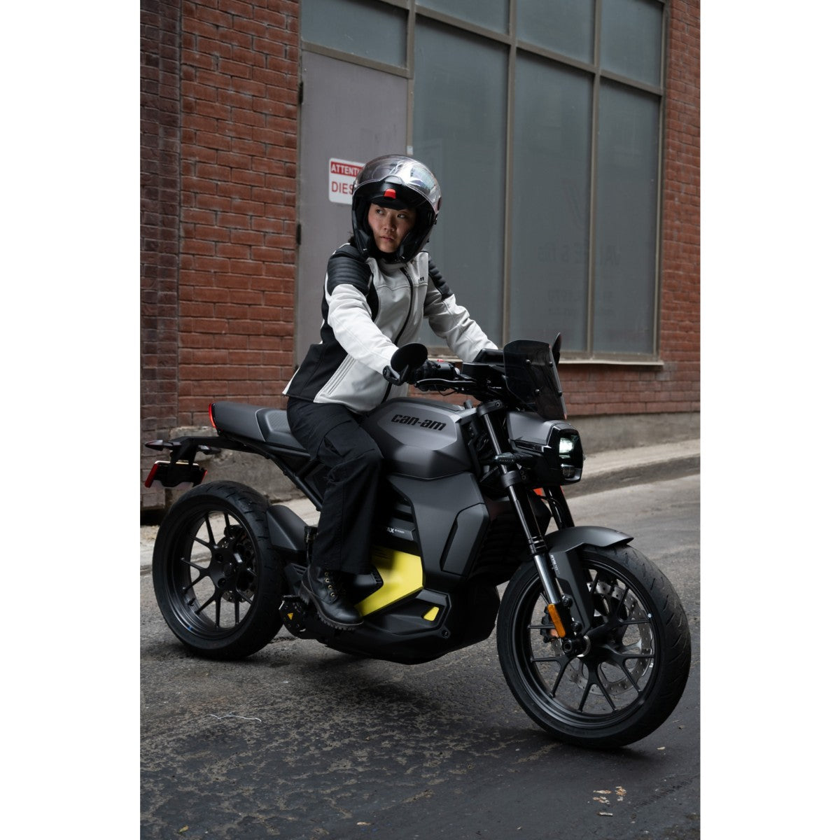 CAN-AM PULSE LINQ SPORT WINDSHIELD - 219401217 – DDRV.com