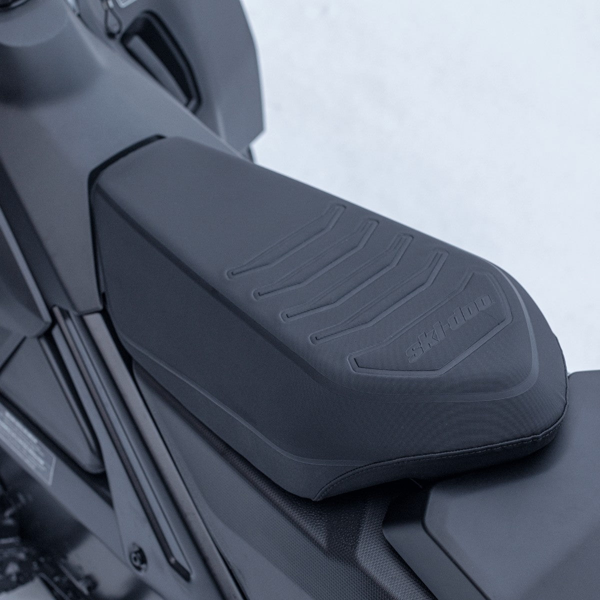 ski-doo-ski-doo-deep-snow-ultra-light-seat-535f7ce32c-2