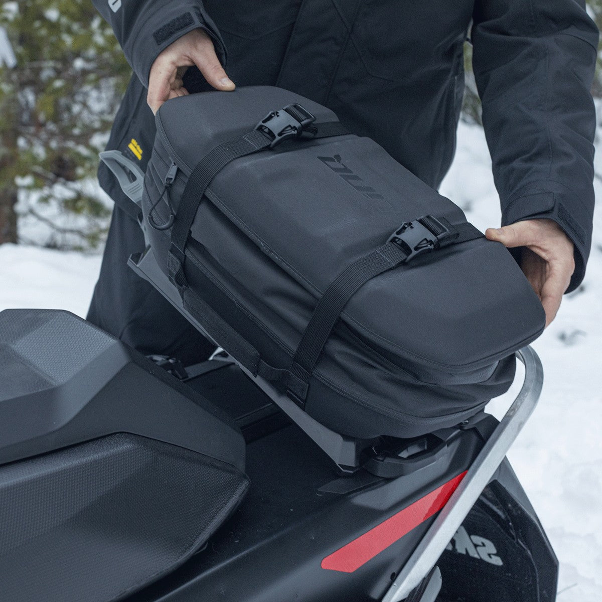 ski-doo-ski-doo-linq-4-5-us-gal-17-l-trail-expandable-bag-a47c831579-4