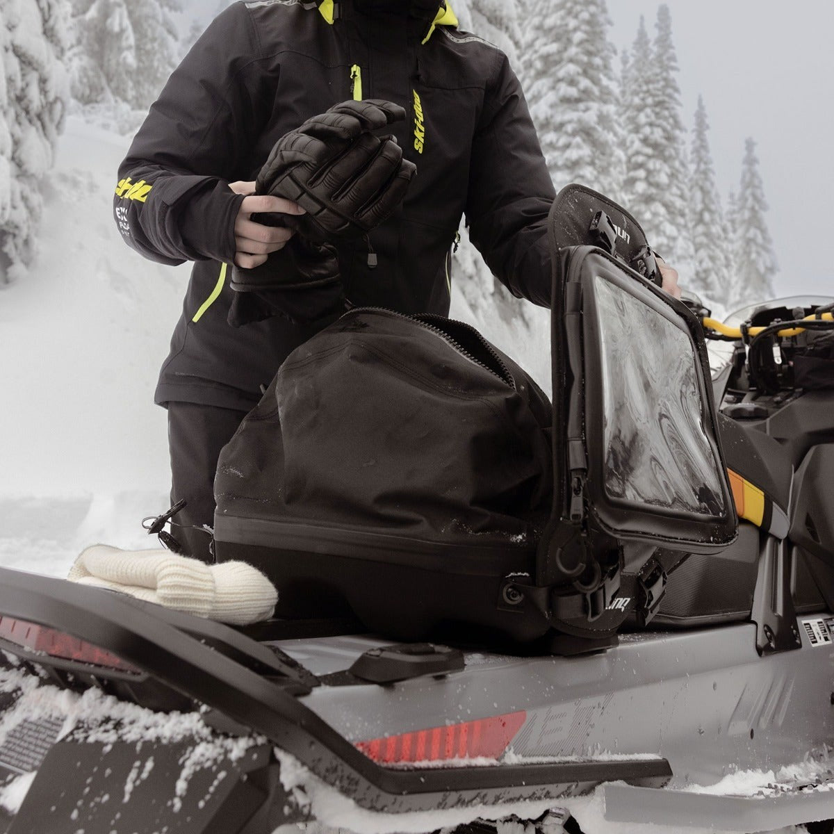 ski-doo-ski-doo-linq-6-us-gal-30-l-trail-pro-bag-black-1ca577ffb8-1